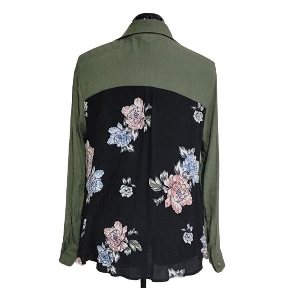 Signature Studio Boho Beachy Lightweight Button Down Shirt Floral Back Size 1X - Picture 3 of 11